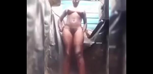  Naija HighSchool Student Dancing Naked In Public